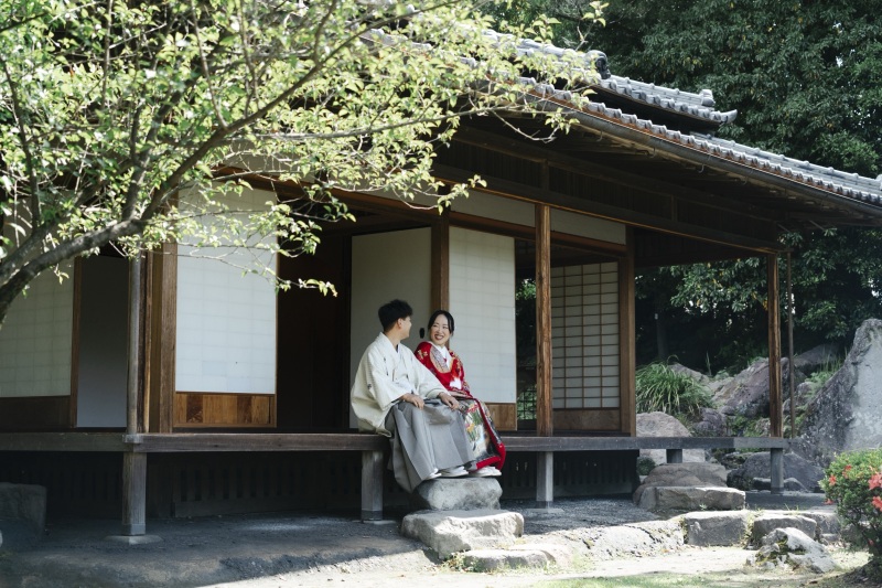 縁側で語らう穏やかな時間