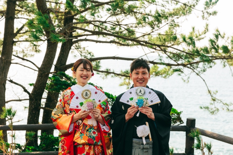 夫婦の絆を形に。扇子を手にした和装ポートレート