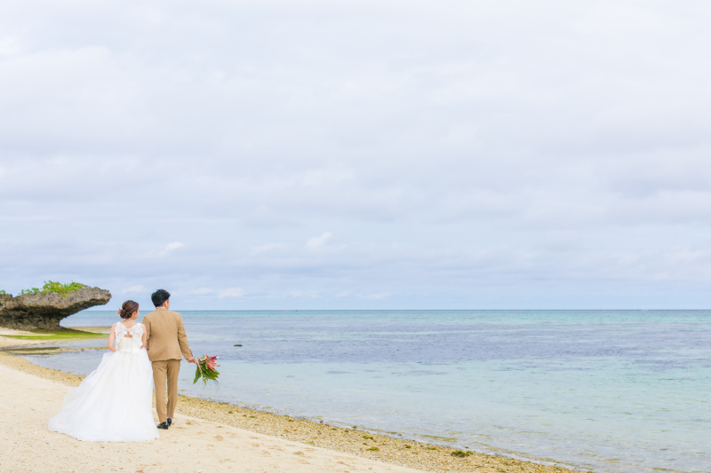 まずは浜辺をお散歩から♪