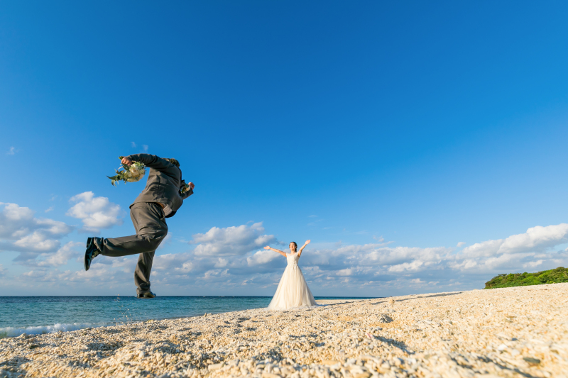 ご新婦様に駆け寄って