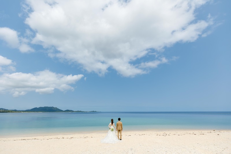 壮大に広がる海と砂浜を背景に✳︎