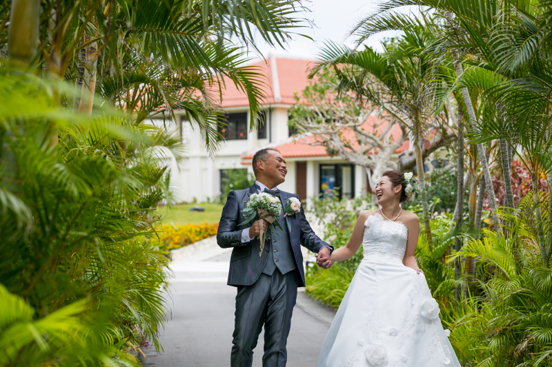 手をつないで仲良く♡