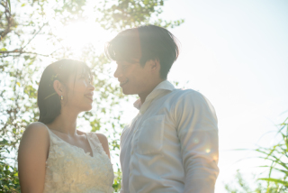 お2人に寄り添いお2人らしい写真が残せるように心掛けています。より自然体で素敵なシーンを撮影を行います。お2人のご希望に合わせて撮影致します。