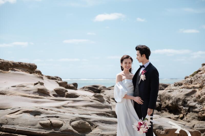 【成約特典/ドローンフォト】【岩場ビーチフォトプラン】衣裳・撮影・ヘアメイクすべて込み(撮影データ100カット)