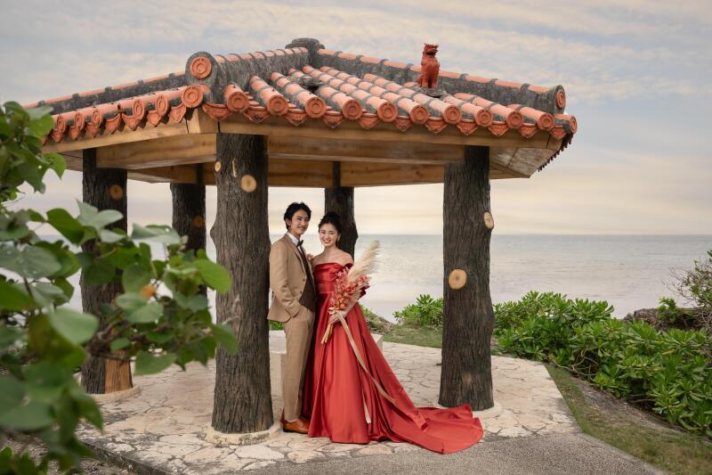 【岩場ビーチ&サンセットフォトプラン】衣裳・撮影・ヘアメイクすべて込み(撮影データ130カット)