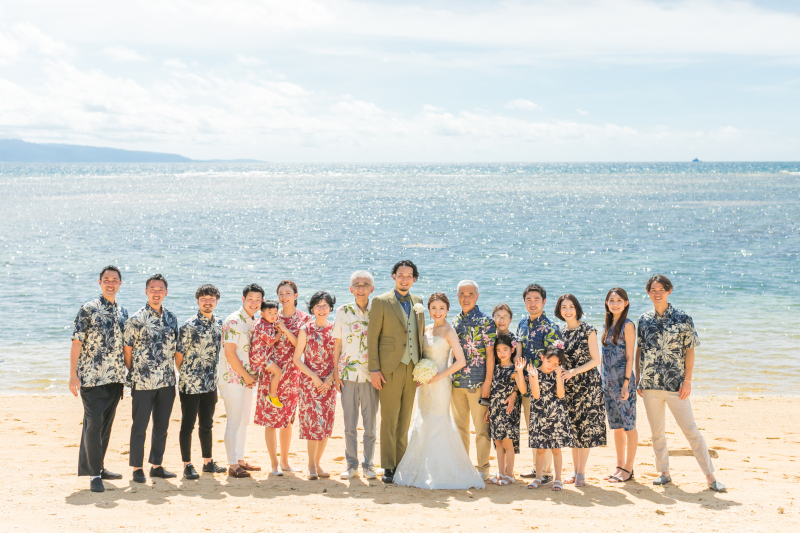 【成約特典/ドローンフォト】【絶景ビーチでファミリーフォトプラン♪】衣裳・撮影・ヘアメイクすべて込み(撮影データ100カット)