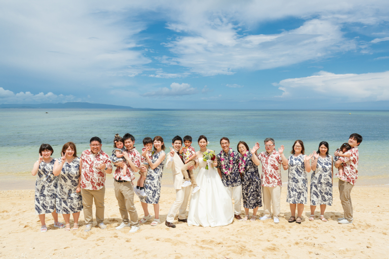 【成約特典/ドローンフォト】【絶景ビーチでファミリーフォトプラン♪】衣裳・撮影・ヘアメイクすべて込み(撮影データ100カット)