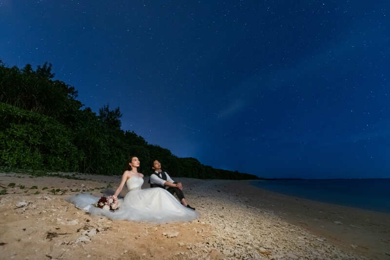 【成約特典/ドローンフォト】撮影日限定星空プラン★【岩場ビーチ&星空フォトプラン】衣裳・撮影・ヘアメイクすべて込み