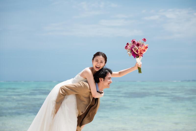 【成約特典/ドローンフォト】期間限定☆衣裳選び放題/撮影100カット/土日祝も対象!【絶景ビーチフォトプラン】