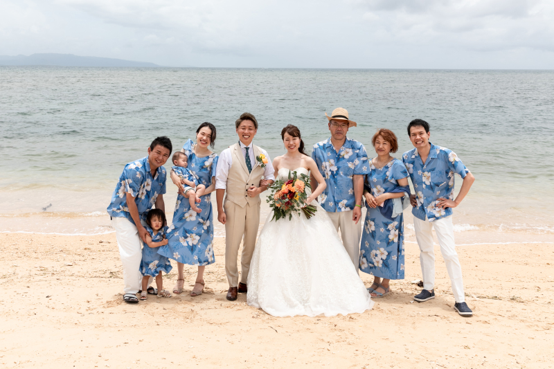 【成約特典/ドローンフォト】【絶景ビーチでファミリーフォトプラン♪】衣裳・撮影・ヘアメイクすべて込み(撮影データ100カット)