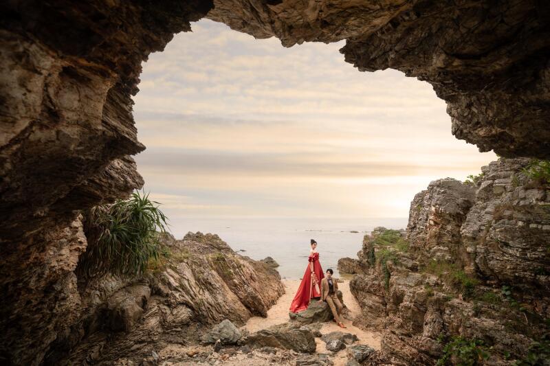 【岩場ビーチ&サンセットフォトプラン】衣裳・撮影・ヘアメイクすべて込み(撮影データ130カット)