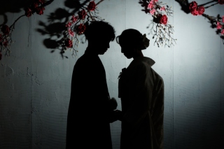 スタジオで和装を着て撮影