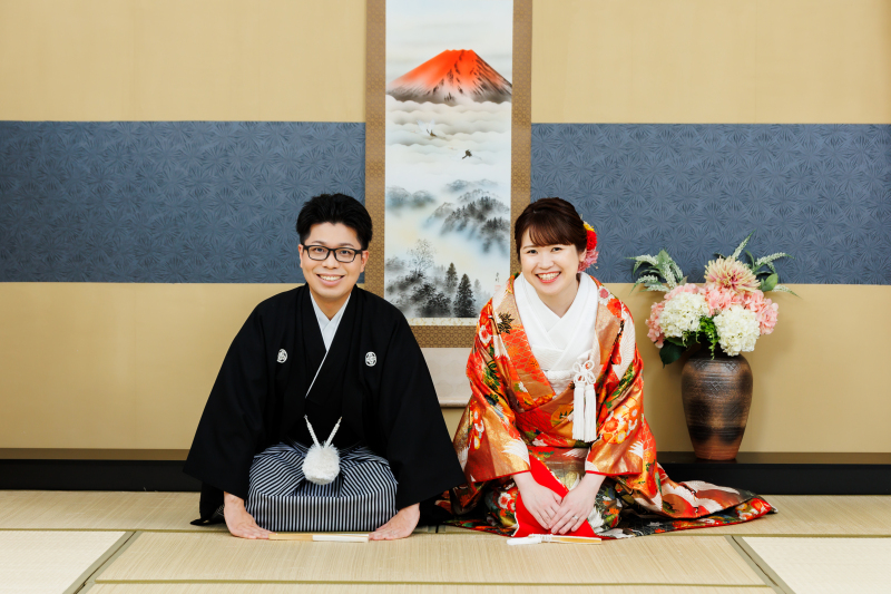 スタジオでの正座ショット