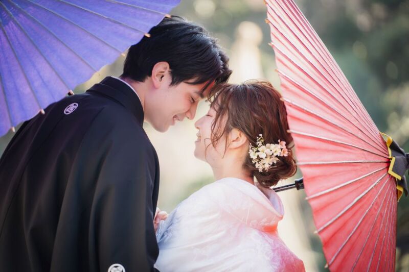 おでこをコツン