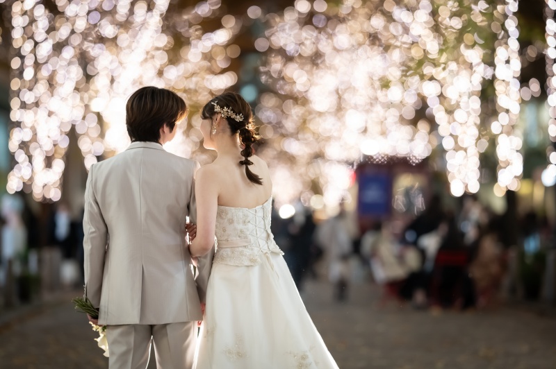 和装はスタジオでの撮影、洋装は東京駅のナイト撮影(イルミネーション期間)