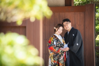 和装と洋装両方着てロケーションでの撮影