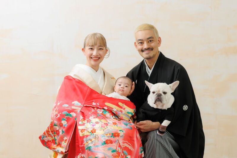 スタジオでファミリーフォト