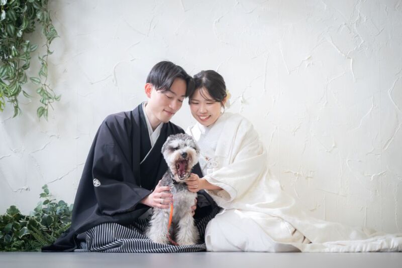 スタジオでみんなで座って和やかに