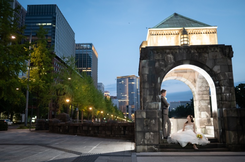 ドレスは東京駅での撮影