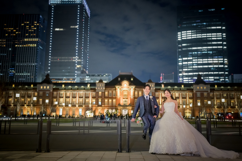 和装はスタジオでの撮影、洋装は東京駅のナイト撮影