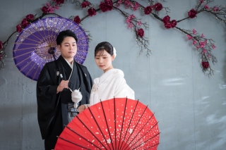 お好きな和装とドレスを２着着てスタジオで撮影♪