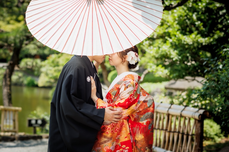 日本庭園と東京駅のナイト撮影をされたおふたりです