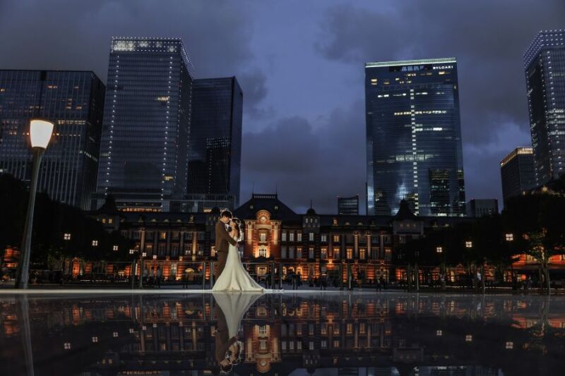 駅舎前のリフレクション加工