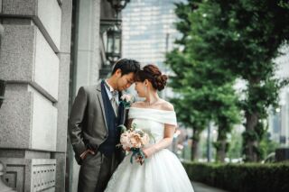 和装は日本庭園×洋装は東京駅