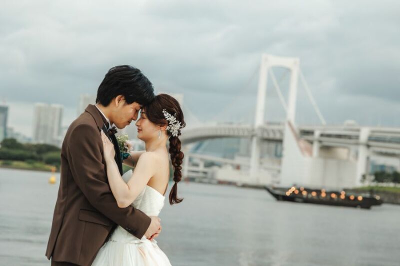 レインボーブリッジを背景に