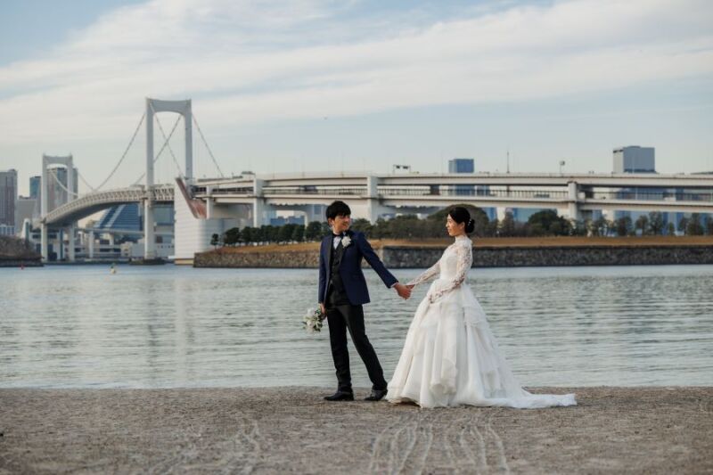 レインボーブリッジを背景に