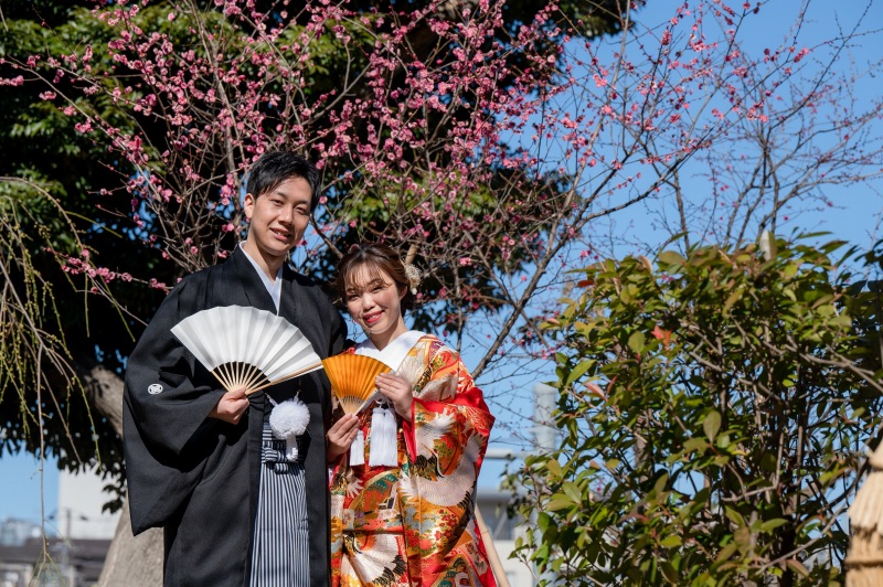 和装は庭園で撮影 洋装は東京駅で撮影