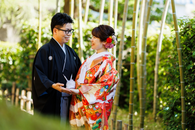 和装で撮影する花畑記念庭園