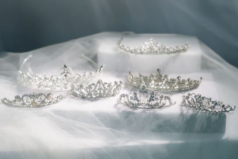 ティアラ等もご用意しております