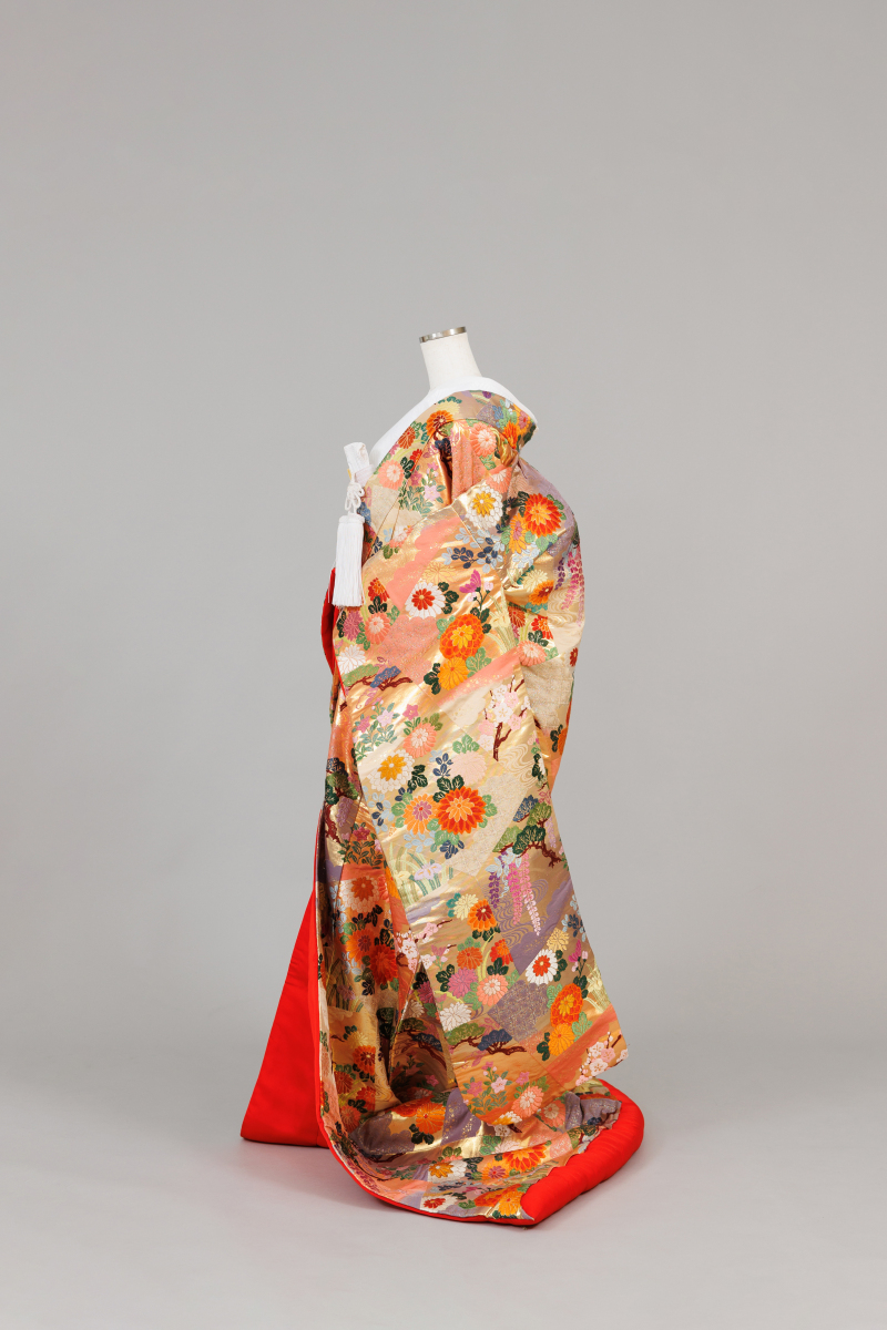 華雅苑 銀座店_色打掛・着物が豊富