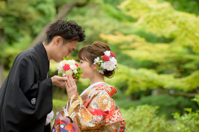和装が映える日本庭園での撮影
