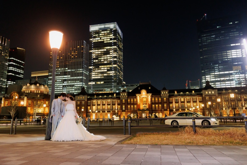 洋装ロケ撮影で一番お問合せが多い東京駅のナイト撮影
