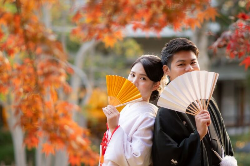 【12/1~12/20撮影 早割】和装(紅葉時期の日本庭園)&洋装(東京駅&丸の内イルミネーション) ウェルカムボードプレゼント