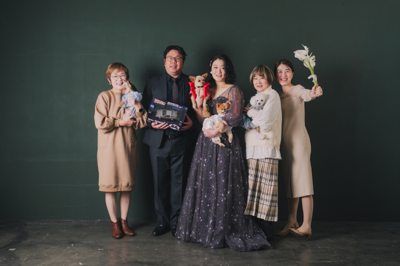 大切な家族が集合！賑やかで温かな記念写真