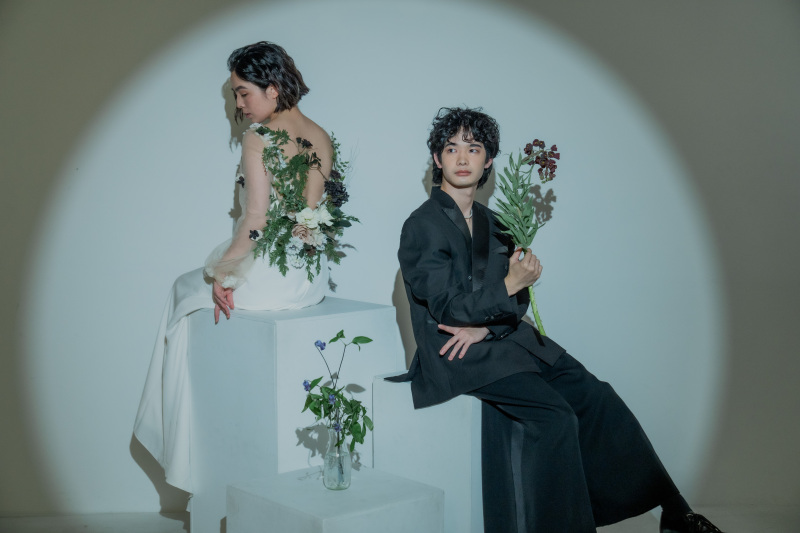 背中で語る、それぞれの愛