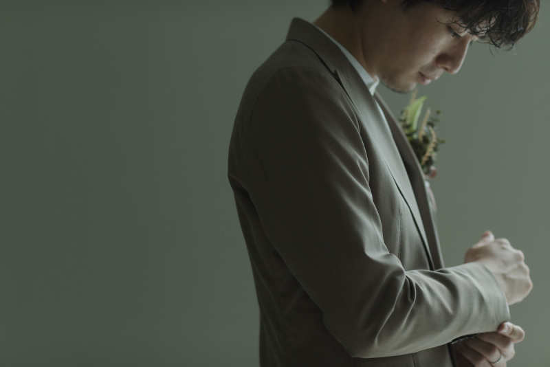 Groom solo