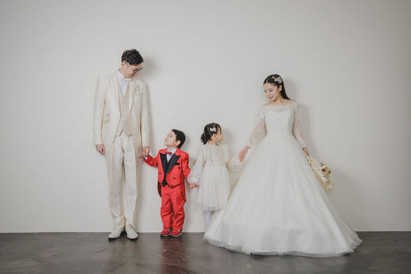 みんなで手を繋いで