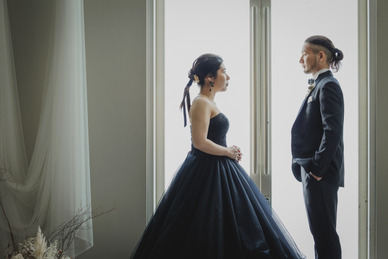 自然光をバックに