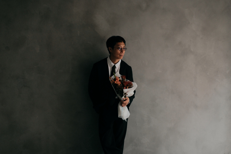 ご新郎が魅せる、大人の余裕と遊び心。