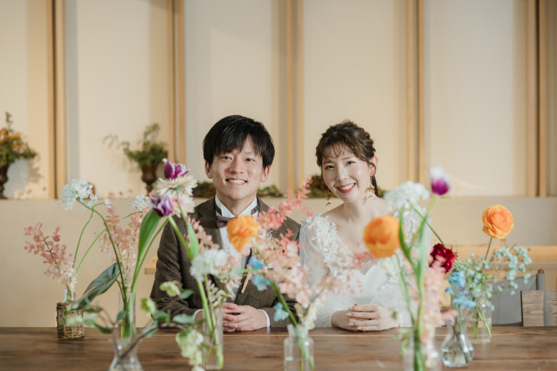 装花を用いて彩りのある館内フォト