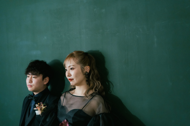 クールな表情で