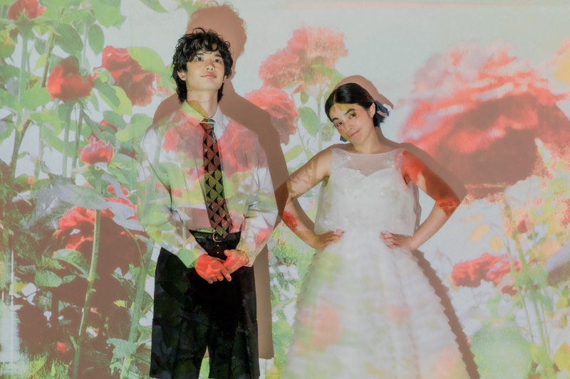 二人の世界を染める色彩