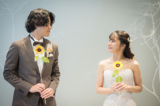 季節のお花を使って夏らしい撮影に