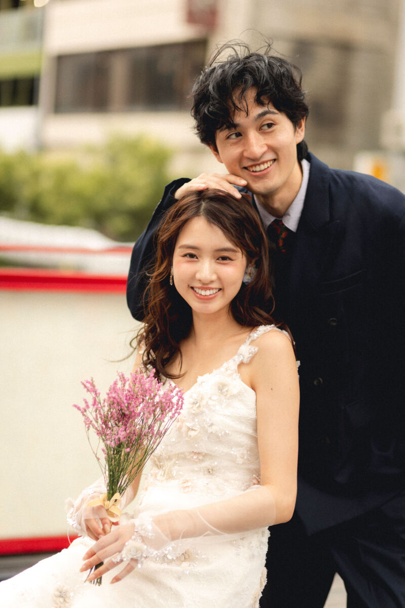 何気ない仕草から伝わる、ふたりの仲の良さ