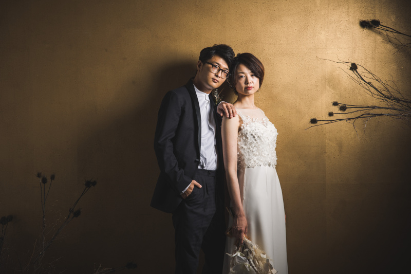 ゴールド背景でもかっこよく