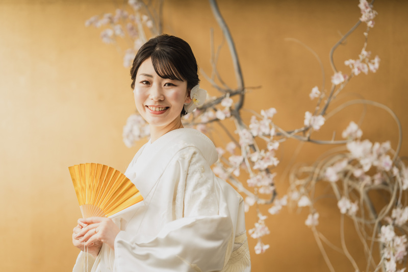 白無垢×ゴールド背景×桜装飾